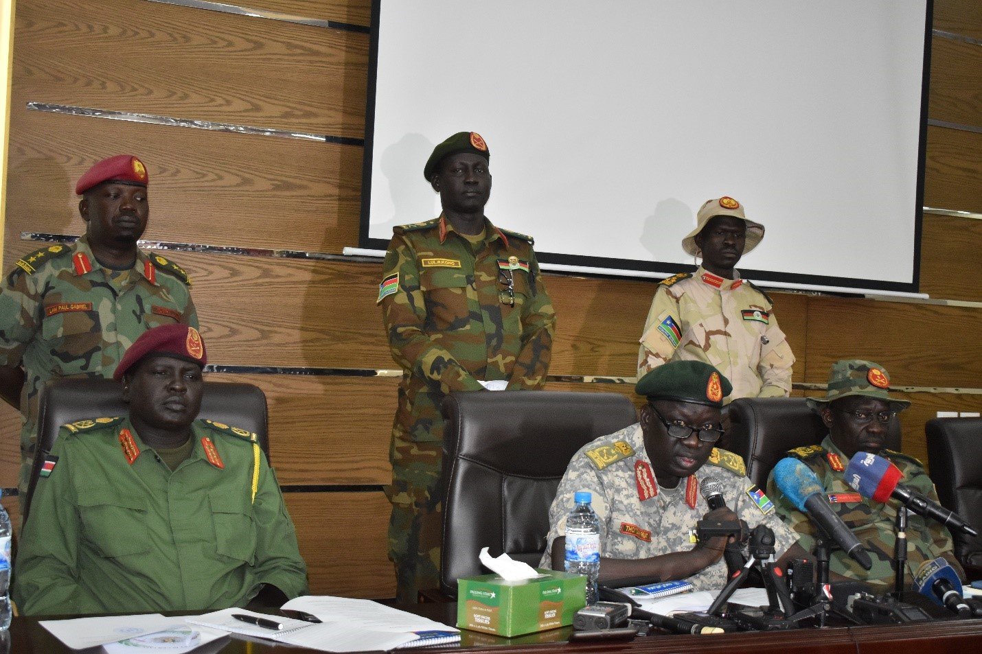 Rival forces join ranks towards army unification – One Citizen Daily ...