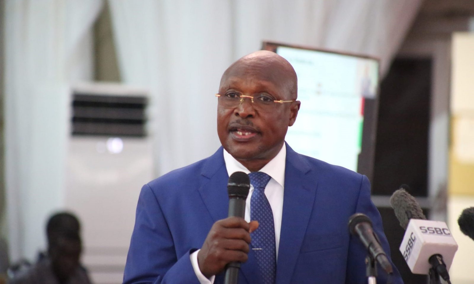 Lobong advocates for equal remuneration for civil servants – One ...
